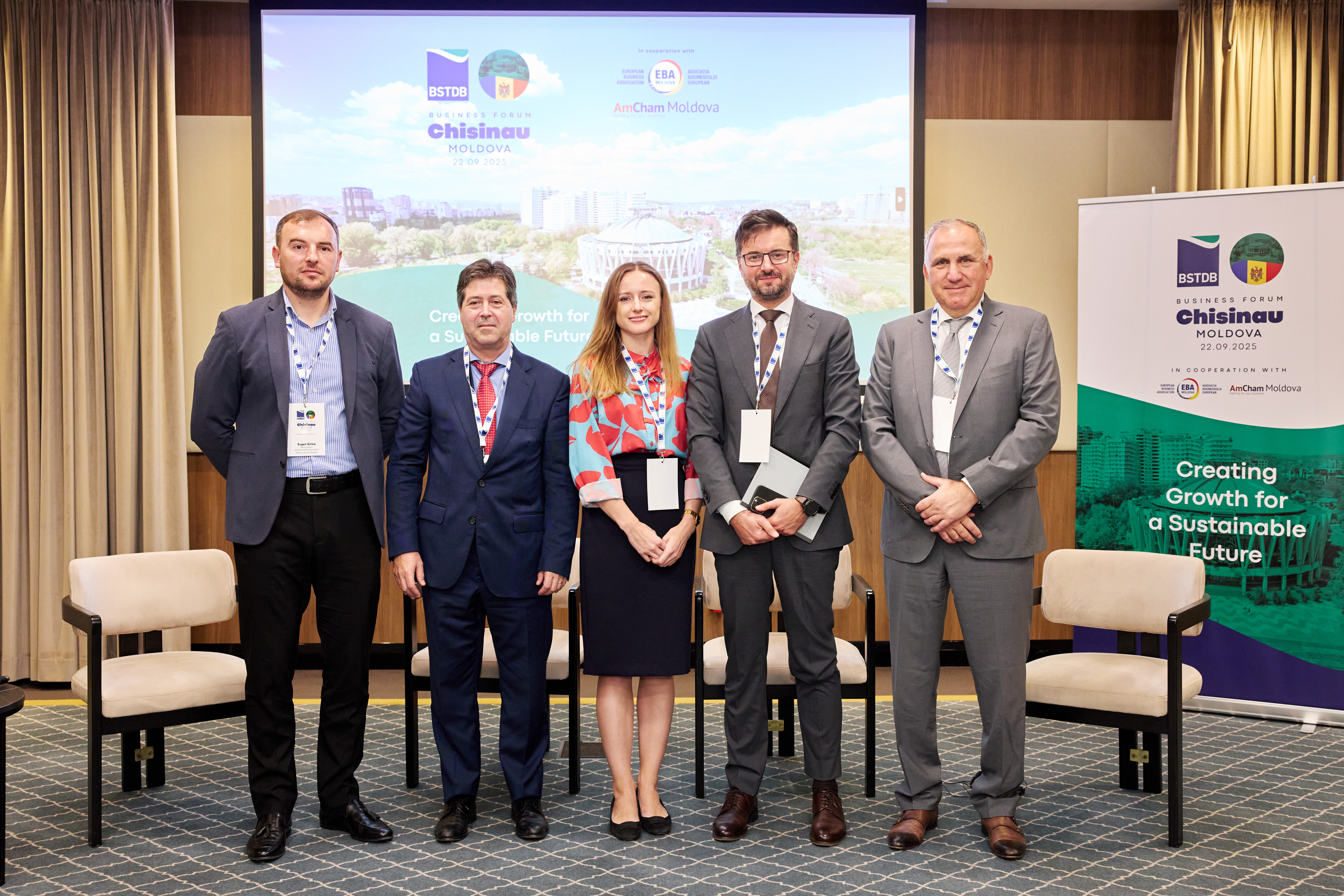 Eugen Girlea, President - Association of Wind and Photovoltaic Electricity Producers, Moldova, Jose Luis Gomez Pascual, Country Manager - Premier Energy Moldova, Carolina Novac, State Secretary, Ministry of Energy, Alexandru Gozun, President - American Chamber of Commerce, Moldova, and Roman Matkiwsky, Director, Energy & Infrastructure, BSTDB