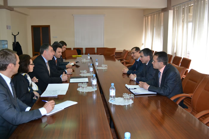 Meeting with Mr. Tigran Davtyan, Minister of Economy of Armenia (2<sup>nd</sup> on the right)