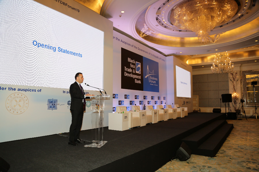 Deputy Minister of Treasury and Finance of Türkiye Bulent Aksu opening the Business Forum