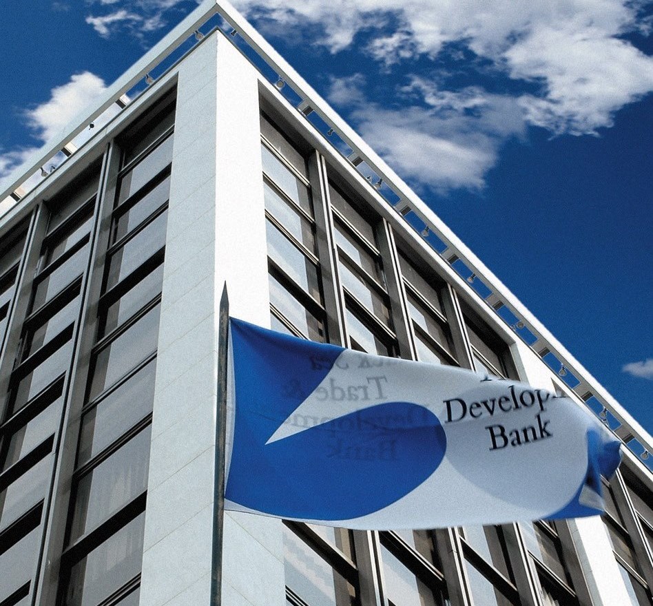 bstdb_building-flag.jpg